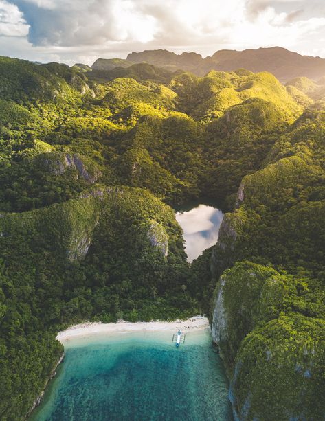 The hidden lake of Caramoan Caramoan Island, Philippines Tourism, Island Pictures, Exotic Beaches, Enjoy The Sunshine, Philippines Travel, Island Hopping, Travel Alone, Beach Photos