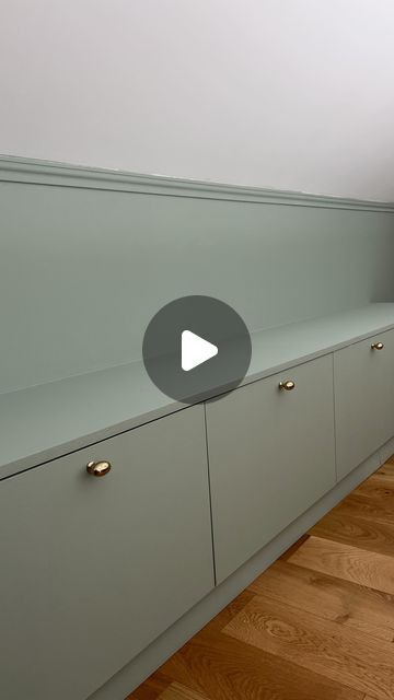 Alice on Instagram: "Day 5 of upgrading the guest bedroom - IKEA bench part 2!!! By far my most ambitious project so far, super happy with the result 🤩🤩 #ikeahack #bedroomdesign #interiordesign #homedecor #homerenovation #bedroomdesign #bedroommakeover" Diy Ikea Storage Bench, Gamlehult Ikea Hack, Banco Ikea Hack, Ikea Bench Storage, Ikea Hack Storage Bench, Ikea Hack Smastad, Smastad Bench Ikea Hack, Ikea Besta Bench Hack, Ikea Smastad Bench