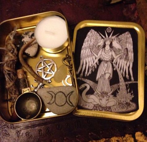 Hecate Altar, Cinnamon Incense, Sacred Space Altar, Mini Altar, Protection Spell, Witches Altar, Witchy Crafts, Wicca Witchcraft, Triple Goddess