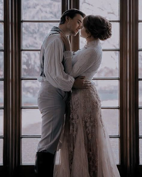 Romantic Academia, Queen Dresses, Aesthetic 1800s, 1800s Aesthetic Romance, 1800 Aesthetic, 1800s Aesthetic, Aesthetic Romance, Medieval Aesthetic, Victorian Romance