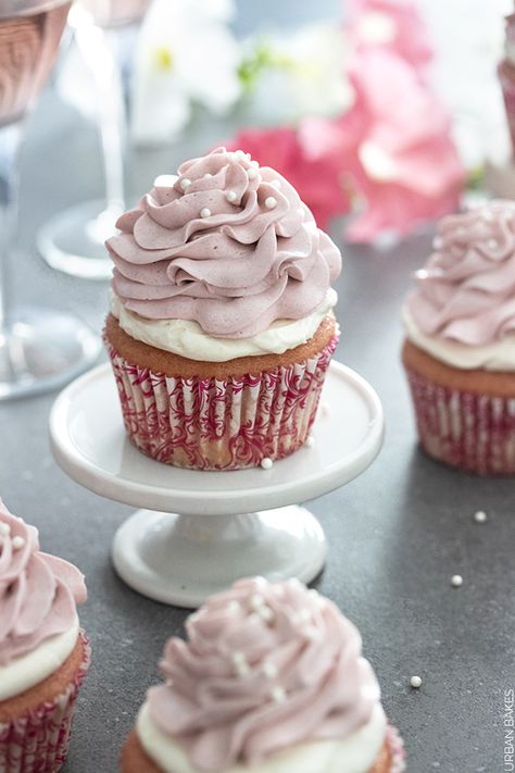 White Zinfandel Cupcakes Offer a Beautiful Floral Scent with Gentle Flavors of Citrus and Strawberries Notes.  Pair it with the Silkiest Swiss Meringue Buttercream and you will have a Unique Wine Cupcake only you can make at Home. 123 Cake, Mug Brownie, Wine Cupcakes, White Zinfandel, Fairy Cakes, Meringue Buttercream, Swiss Meringue, Swiss Meringue Buttercream, Gel Food Coloring