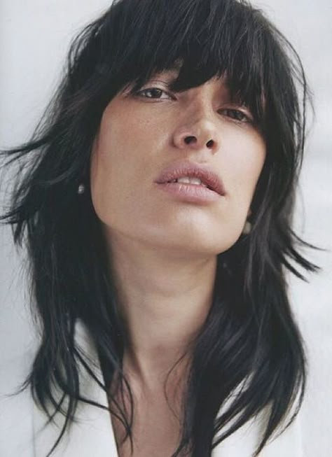 21.-Rough-And-Shaggy-Layers-And-Bangs Layered Hair With Bangs, Shag Hairstyles, Shag Haircut, Trending Haircuts, Feathered Hairstyles, Mullet Hairstyle, Grunge Hair, Good Hair, Great Hair