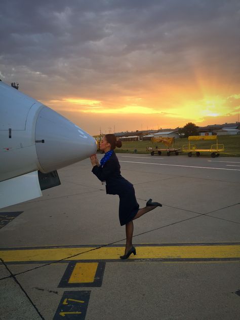 Stevie Shay, Windy City Series, Flight Attendant Humor, Become A Flight Attendant, Pilot Career, Liz Tomforde, Stewardess Uniform, Aviation World, Airplane Photography