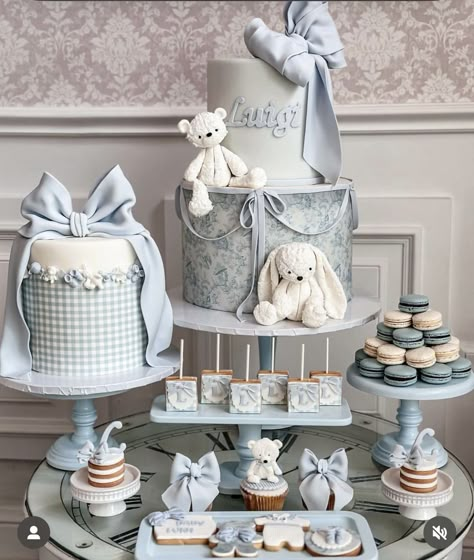 Pastel Blue Baby Shower Ideas, Dior Baby Shower Theme, Baby Boy Shower Cupcakes, Tårta Design, Luxury Baby Shower, Gender Reveal Party Ideas, Reveal Party Ideas, Classy Baby Shower, Idee Babyshower