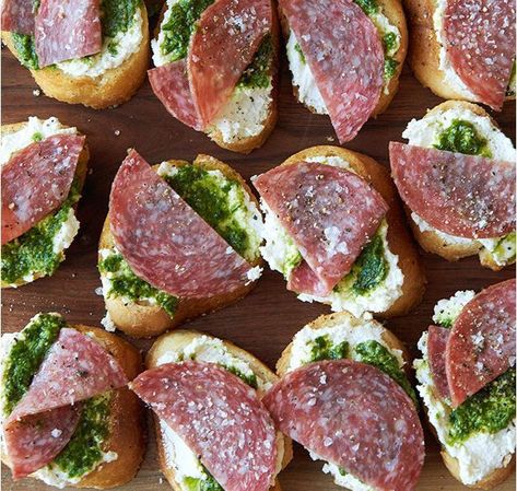 Baguette Appetizer, Salami Appetizer, 7 Course Meal, Ricotta Crostini, Baguette Slices, Healthy Pesto, Crostini Appetizers, Baguette Recipe, Sliced Salami