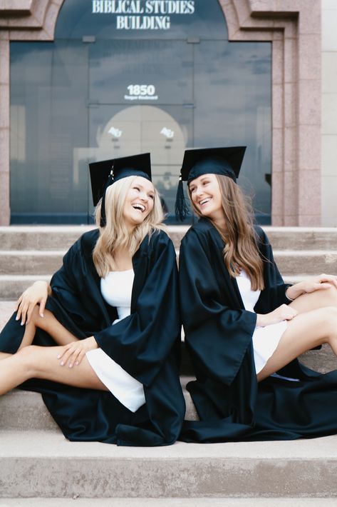 Senior Photos / Graduation Pictures  / Friends / Besties / Friend Shoot Graduate Ideas, College Grad Pictures, Senior Sunday, Photography Concepts, Cap And Gown Photos, Nursing Graduation Pictures, Cap And Gown Pictures, Graduation Pic, College Graduation Photoshoot