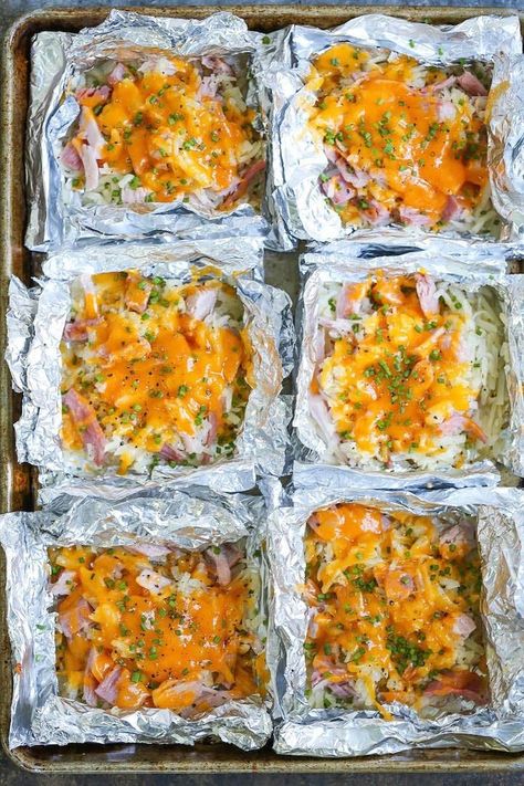 Breakfast Foil Packs For Camping, Foil Breakfast Packets, Foil Pack Breakfast, Breakfast Foil Packs, Hobo Breakfast Foil Packets, Hobo Foil Packs Campfire, Easy Hashbrowns, Foil Meals, Outdoor Recipes