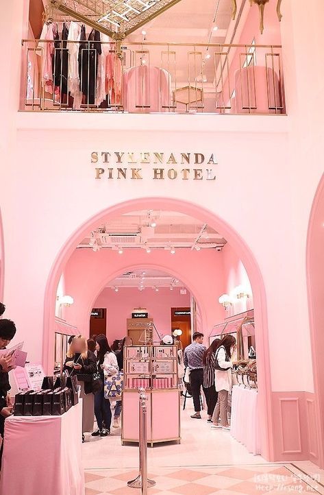 Stylenanda Pink Hotel, Korea Store, Pink Pool, Pink Hotel, Retail Store Interior Design, Retail Store Interior, Spa Interior, Boutique Decor, Pink Living Room