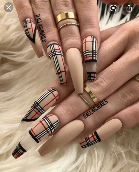 Video Nails, Video Nail, Burberry Nails, Ballerina Coffin, Gucci Nails, Solid Color Nails, Plaid Nails, Rose Gold Nails, Holographic Nails