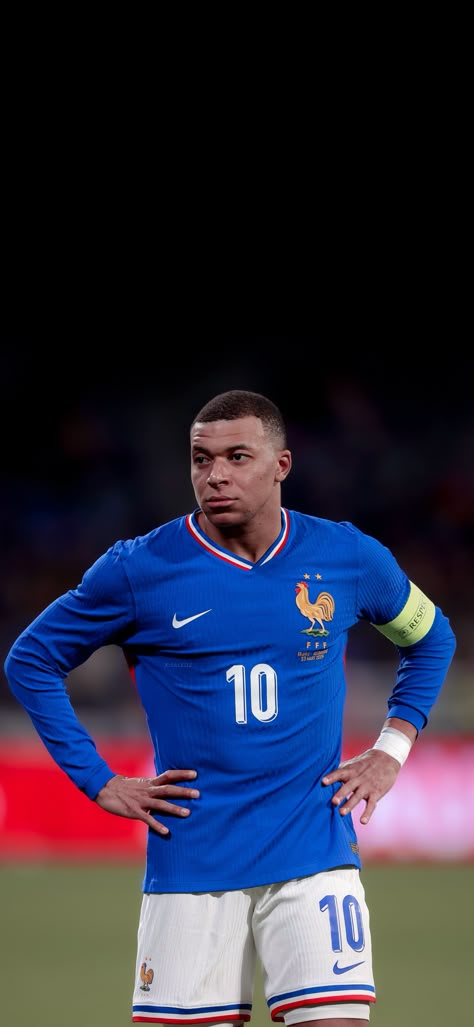 #France vs #Germany Kylian Mbappe Real Madrid, Inter Milan Logo, Mbappe Real Madrid, France Players, France National Football Team, Portugal Soccer, French Football Players, Football Players Photos, Cristino Ronaldo