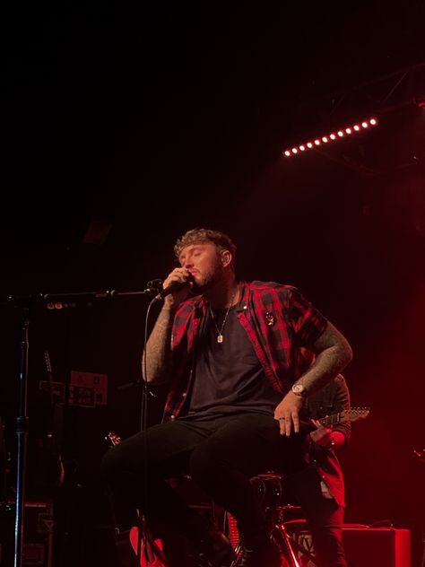 James arthur singing at oxford James Arthur Concert, James Author, Cardi B Pics, James Arthur, Dark Room, Cardi B, Charli D Amelio, Singers, Vision Board