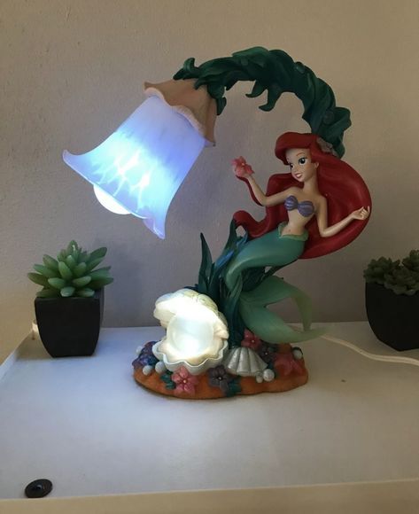 Ariel Nursery, Clay Disney, Mermaid Lamp, Ariel Disney, Disney Figures, Fantasy Mermaids, Disney Rooms, Mermaid Decor, Disney Princess Pictures