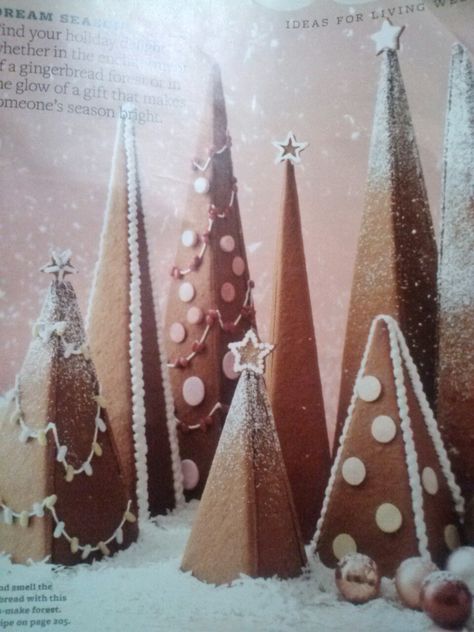 Make 3-D Gingerbread Christmas trees. Find recipe  on Better Homes and Gardens website. Gingerbread Trees, Gingerbread Creations, Jul Diy, All Things Gingerbread, Gingerbread Ideas, Gingerbread House Ideas, Christmas Gingerbread House, Small Christmas Trees, Christmas Sweets