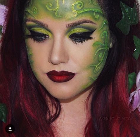 Poison Ivy makeup                                                                                                                                                                                 More Poison Ivy Nail Art, Leaf Makeup, Poison Ivy Kostüm, Poison Ivy Costume Diy, Poison Ivy Makeup, Poison Ivy Halloween Costume, Ivy Costume, Poison Ivy Dc Comics, Poison Ivy Cosplay