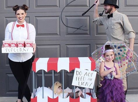 Circus Family Costume, Zombie Couple Costume, Circus Halloween Costumes, Family Costumes Diy, Family Themed Halloween Costumes, Themed Halloween Costumes, Family Circus, Homemade Halloween Costumes, Circus Costume