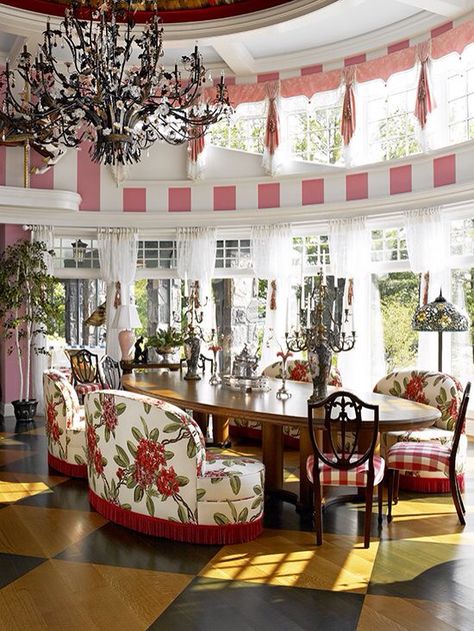 . Dorothy Draper Interiors, English Style Decor, Room Mansion, Round Room, Dorothy Draper, American Interior, Dining Living Room, Interior Projects, Cottage Homes