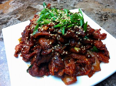 Pork Masala, Korean Spicy Pork, Kerala Cooking, Asian At Home, Spicy Miso Ramen Recipe, Kerala Dishes, Doenjang Recipe, Asian Pork Recipes, Riblets Recipe