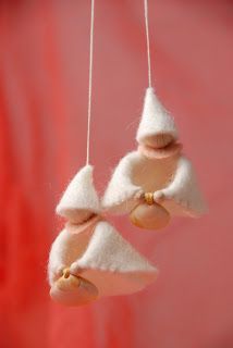 Tovad Ull, Waldorf Crafts, Felt Christmas Decorations, Felt Christmas Ornaments, Angel Ornaments, Winter Crafts, Doll Crafts, Peg Dolls, Felt Christmas