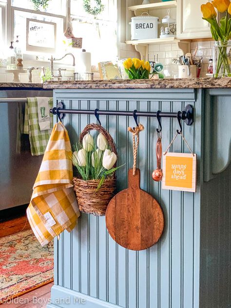 Fintorp Ikea, Country Decorations, Alaska Cabin, Kitchen Rehab, Cottage Style Kitchen, Country Kitchens, Farmhouse Kitchens, Kitchen Island Decor, Island Decor