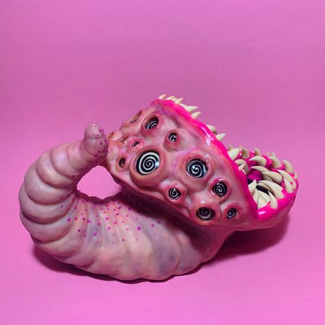 OOAK polymer clay worm sculpture handmade by Haley Lane Art #etsy  #ooak #art #oddity #horror Scary Sculptures, Horror Clay Ideas, Weird Clay Sculpture, Horror Sculpture, Clay Horror, Clay Worm, Polymer Clay Sculpture Ideas, Creepy Polymer Clay Ideas, Polymer Clay Worm