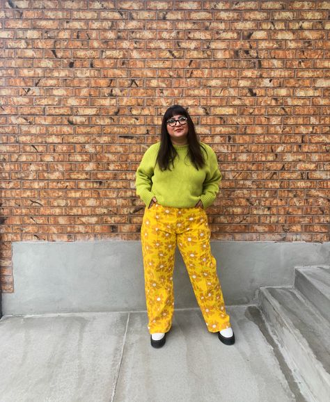 Big Bud Press Outfit, 70s Flower Power Outfit, Plus Size Maximalist, Flower Power Outfit, Dr Marten Jadon, Yellow Pants Outfit, Power Outfit, 70s Flower Power, Western Pants