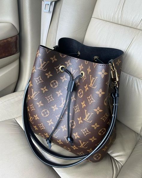 Louis Bucket Bag, Neoneo Mm Louis Vuitton, Noe Noe Louis Vuitton, Manfisting Board, Neo Noe Louis Vuitton Outfit, Designer Bucket Bag, Neo Noe Louis Vuitton, Neonoe Louis Vuitton, Lv Bags Louis Vuitton Handbags