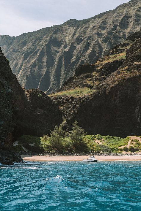 7 Ways to Explore Kauai’s Na Pali Coast – by Sea, Air and Land Napali Coast Boat Tour, Napali Coast Kauai, Dubai Dolphinarium, Dubai Tickets, Tropical Travel Destinations, Na Pali Coast, Hawaii Kauai, Napali Coast, Sea Aesthetic