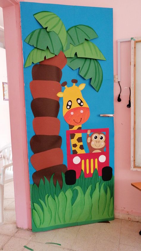 Door Decoration For Kindergarten Classroom Ideas, Door Displays For Classrooms, Kindergarten Door Decoration Ideas, Door Decoration Ideas For Preschool, Kindergarten Classroom Decorations Ideas Door Decorating, Class Window Decoration, Class Door Decoration Ideas For Preschool, Kindergarten Classroom Wall Painting, Door Decoration For Kindergarten