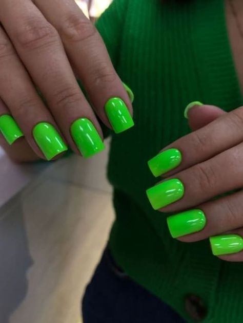 19 Refreshing Neon Green Nails to Add the Perfect Splash of Color | The KA Edit Neon Green Short Acrylic Nails, Neon Green Nails Square, Short Bright Green Nails, Green Overlay Nails, Neon Green Short Nails, Electric Green Nails, Lime Green Nails Short, Neon Green Nails Design, Kelly Green Nails