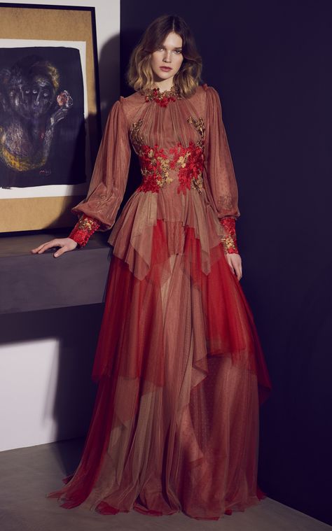 Layered Tulle Dress, Pre Fall, Beautiful Gowns, Red And Gold, Look Chic, Fancy Dresses, Tulle Dress, Couture Fashion, Look Fashion