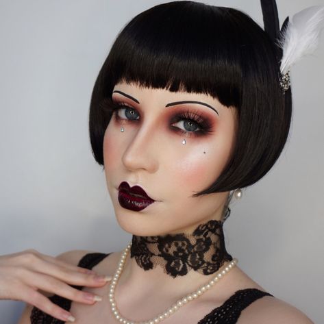 Cool Halloween Costume Ideas, 1920s Inspired Makeup, Era Makeup, 1920’s Makeup, 1920s Makeup Tutorial, 1920 Makeup, Flapper Makeup, 20s Makeup, Maquillage Goth