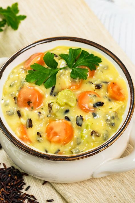 Learn how to make this wild rice soup with ham, a wonderful recipe to make on chilly days or any time you feel like making a comforting meal for you and your family. Soup With Ham, Cooking Wild Rice, Knead Bread Recipe, Greek Lemon Chicken, Ham Soup, Wild Rice Soup, Homecooked Meals, Soup And Stew, Rice Soup