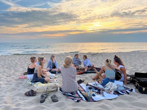 #beach #sunset #worship #friends #costal Prayer Vision Board, Church Group, Bible Study Group, Beach Friends, 20th Birthday, Friend Goals, College Fun, On Beach, Good Good Father