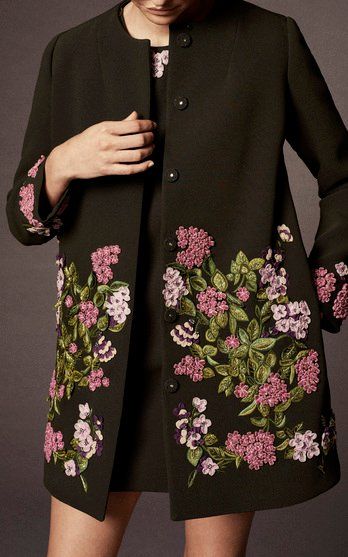 Bonded Crepe Embroidered Coat by Zac Posen Office Wear Outfit, Embroidery Winter, Kitenge Dress, Kitenge Designs, Embroidery Coat, Flowy Gown, Ghanaian Fashion, Embroidered Coat, Resort Dresses