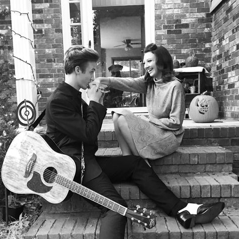 June Carter And Johnny Cash Costume, Johnny Cash And June Carter Costume Halloween Couples, Johnny Cash And June Carter Costume, Johnny And June Costume, Johnny Cash Costume, Johnny Cash And June Carter, Johnny Cash And June, Easy Couples Costumes, Me And My Boyfriend