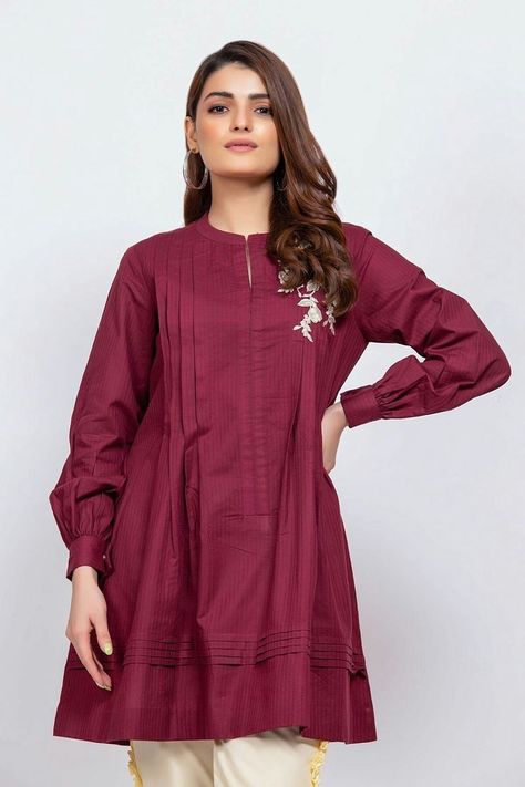 #kurti design,new kurti design, Girls Kurti Design, Casual Kurtis, Kurtis Design, Girls Dresses Sewing, Lace Dress Design, Frock Fashion, Latest Dress Design, Gaun Fashion, Stylish Short Dresses