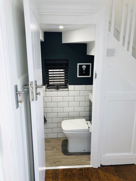 Toilet in a tiny space Understairs Bathroom, Stairs Powder Room, Under Stairs Toilet, Understairs Toilet, Minimalist Powder Room, Understair Storage, Small Downstairs Toilet, Bathroom Under Stairs, Small Toilet Room