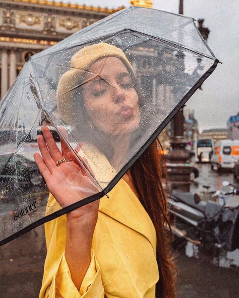 Model Portfolio Book, Marta Sierra, Umbrella Photoshoot, Rainy Photoshoot, Rain Photoshoot, Street Fashion Photoshoot, Paris Photo Ideas, Big Umbrella, People Dance