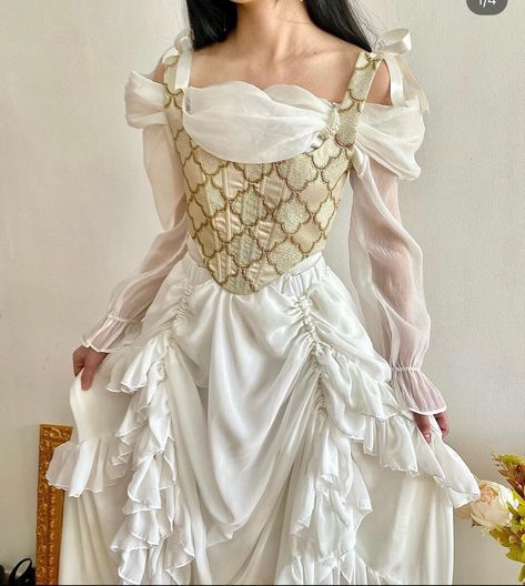 Weird Beauty, Cottagecore Outfits, Old Fashion Dresses, Dresses Aesthetic, Fairytale Dress, Beauty Standards, Fantasy Dress, Historical Dresses, Bustiers