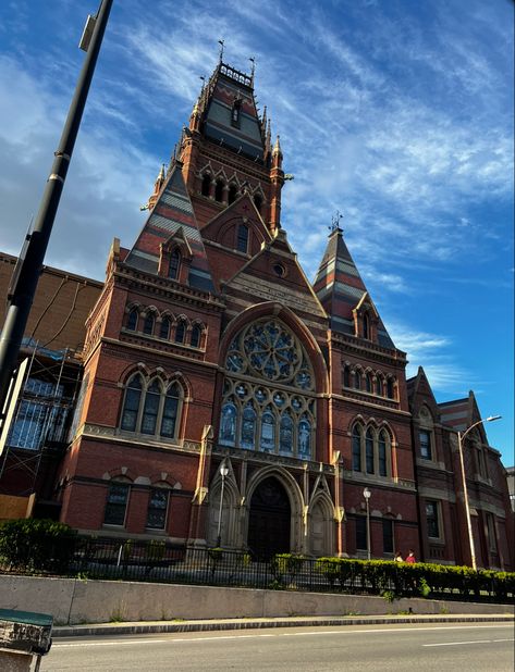 Harvard Campus Aesthetic, Harvard Girl Aesthetic, Harvard Aesthetic Wallpaper, School Campus Aesthetic, Harvard Motivation, Harvard Student Aesthetic, Aesthetic Harvard, Harvard University Aesthetic, Harvard Aesthetic