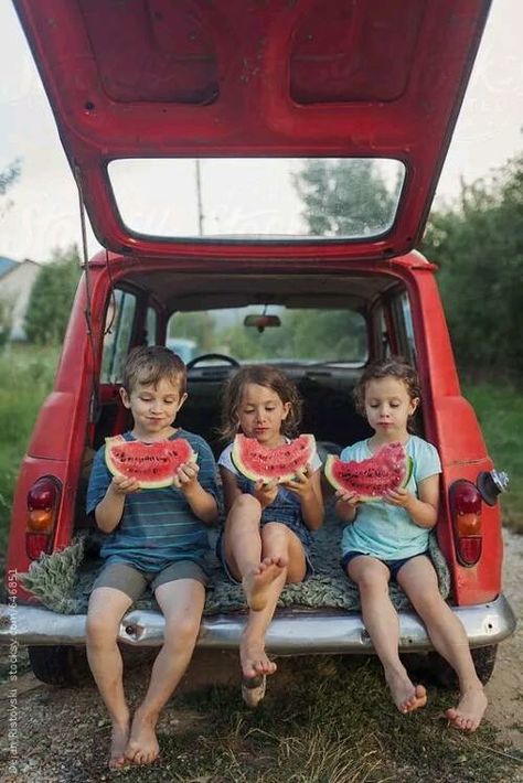 Eating Watermelon, Earth Baby, Kind Photo, Bohemian Baby, Boho Kids, Wild Adventures, Foto Poses, Summer Refreshments, Family Memories