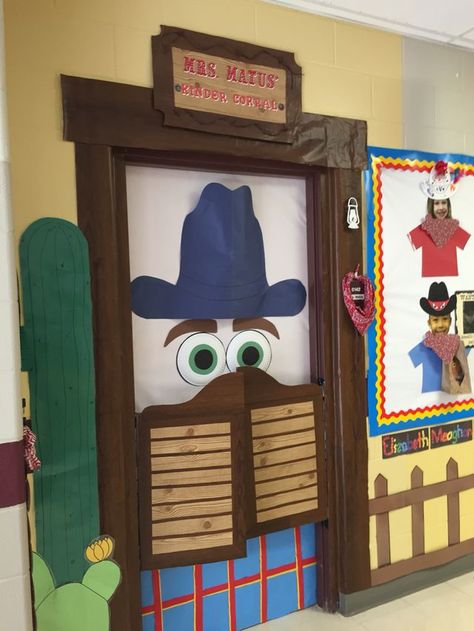 Western Classroom Decor, Reading Restaurant, Door Decor Classroom, Cowboy Classroom, Fccla Ideas, Western Vbs, Summer Boards, Western Classroom, Classroom Door Decorating