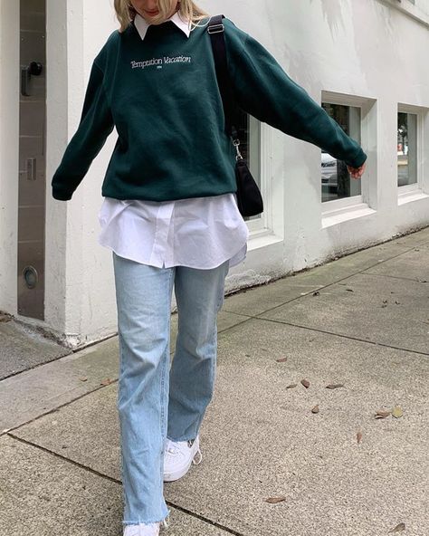 White Button Up With Jeans, Baggy Sweatshirt Outfit, Button Up With Jeans, Green Sweatshirt Outfit, Green Jeans Outfit, Casual Sporty Outfits, Sweatshirt Aesthetic, Muslim Outfits Casual, Sweatshirt Outfit