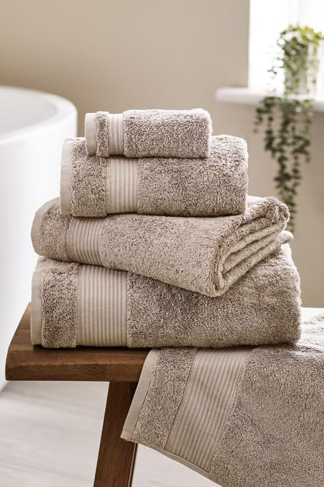 Cactus Gardens, Egyptian Cotton Towels, Beige Bathroom, Fluffy Towels, Brown Bathroom, Large Baths, Towel Colors, Towel Collection, Luxury Towels