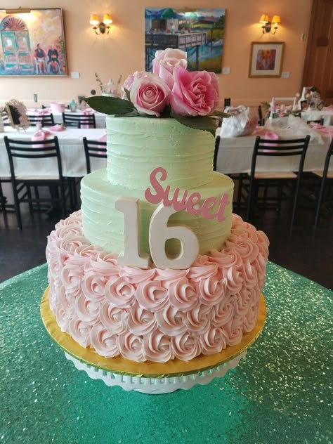 Sage Green And Gold Sweet 16 Cake, Pink And Green Sweet 16 Decorations, Pink And Sage Green Sweet 16, Green And Pink Sweet 16, Pink And Green Sweet 16 Cake, Pink And Green Birthday Cake, Pink And Green Cake, Green Sweet 16, Trendy Birthday Party Ideas