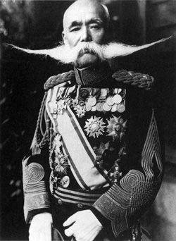 Meiji era Japanese officer with amazing moustache Famous Mustaches, Japanese Uniform, Japan Picture, Ghost In The Machine, Lieutenant General, Japanese People, Historical Pictures, Jolie Photo, Military Uniform