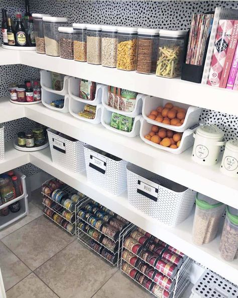 30 Brilliantly Organized Pantry Ideas To Maximize Your Storage Organized Pantry Ideas, House Pantry, Pantry Room, Organized Pantry, Pantry Organisation, Instagram Plan, Pantry Remodel, Organized Kitchen, Pantry Makeover