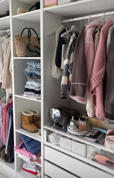 Small Closet Design, Clothes Wardrobe, Room Organisation, Closet Aesthetic, Wardrobe Organisation, Fall Closet, Wardrobe Room, Pilates Princess, Cozy Room Decor