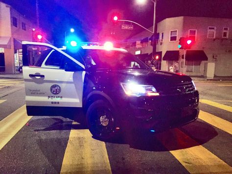 https://flic.kr/p/z1oAsm | LAPD Ford Utility Cop Car Aesthetic, Fbi Car, Lapd Police, Police Car Lights, Kids Toys For Christmas, Police Truck, Firefighter Apparel, Emergency Lights, Cop Cars