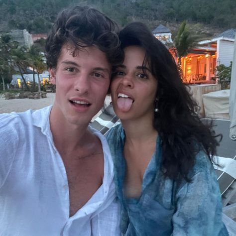 Camilla And Shawn, Camila And Shawn, Shane Mendes, Shawn And Camila, Shawn Mendes And Camila Cabello, Justin Selena, Camila Mendes, Famous Couples, Ed Sheeran